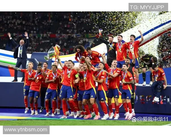 老牌足球明星排名榜揭晓经典球员的传奇与辉煌成就