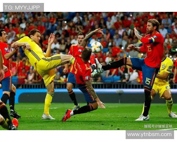 足球明星帅气亮相视频引发热议展现风采与魅力的精彩瞬间